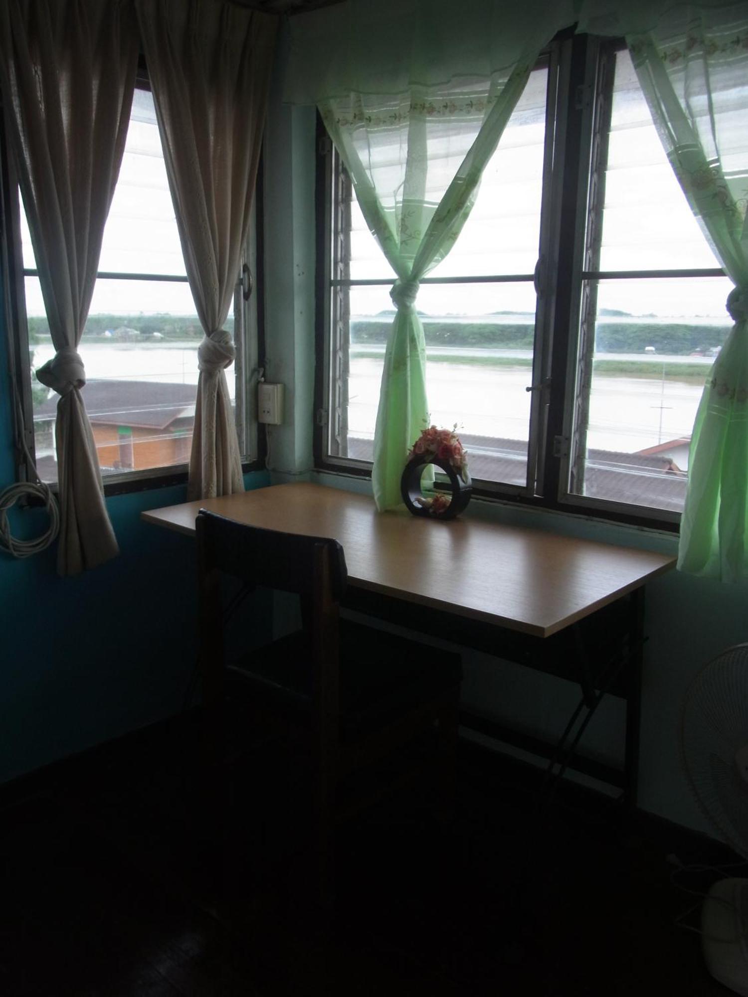 28 Rachabutr Hostel Ubonratcsathani Szoba fotó